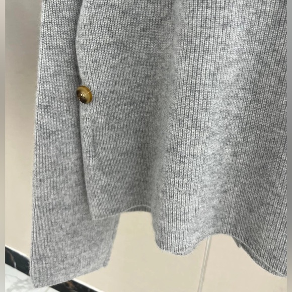 Unique design 100% cashmere cardigan - Picture 8 of 15